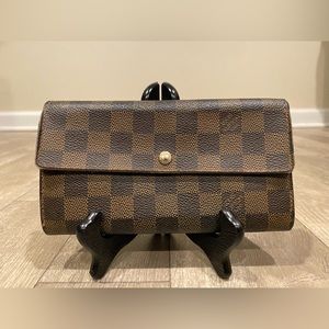 Auth Louis Vuitton Ebene Damier Sarah Wallet